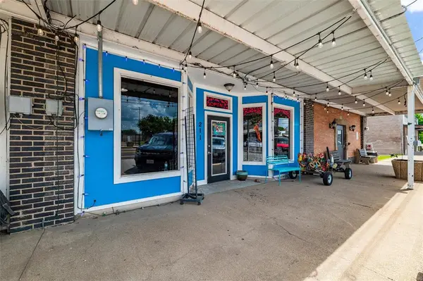 211-213 Main Street, Maypearl, TX 76064