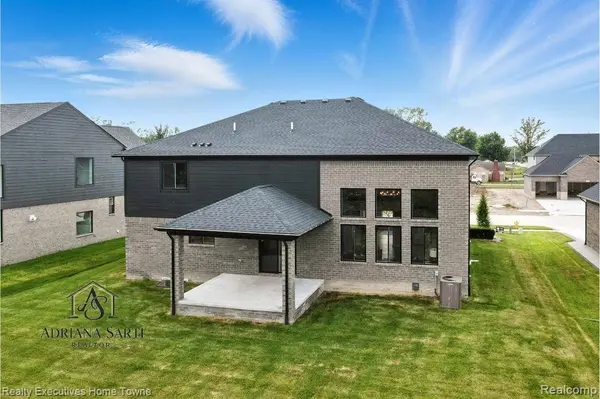 50931 MISTWOOD DR, Macomb Township, MI 48042