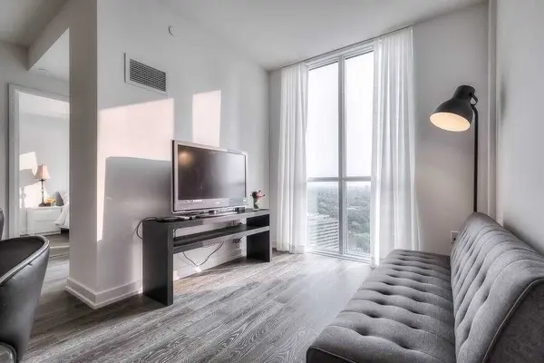 1 Yorkville AVE #2211, Toronto C02, ON M4W 1L1