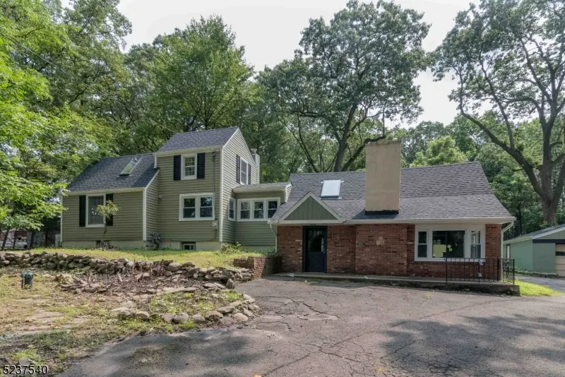 496 Manchester Ave, North Haledon Boro, NJ 07508