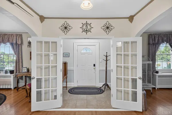 1109 Park St, Bedford, VA 24523