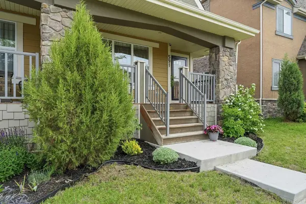 591 Mahogany BLVD SE, Calgary, AB T3M 1X8