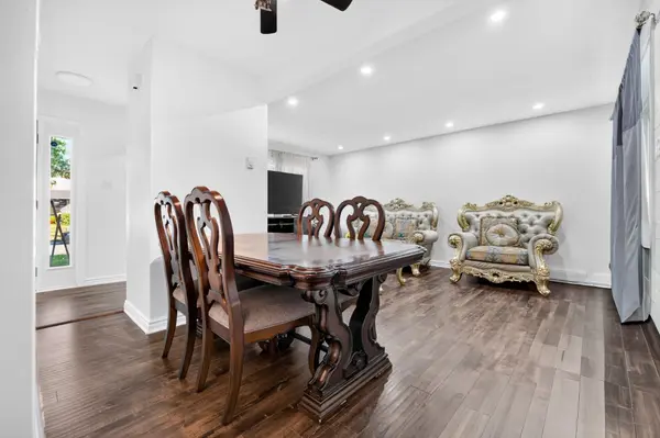 24 Garrison SQ, Brampton, ON L6S 2H3