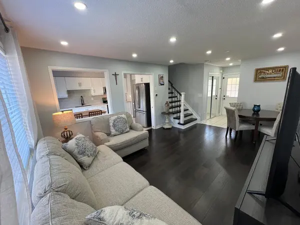 1064 BARCLAY CIR, Milton, ON L9T 5W3