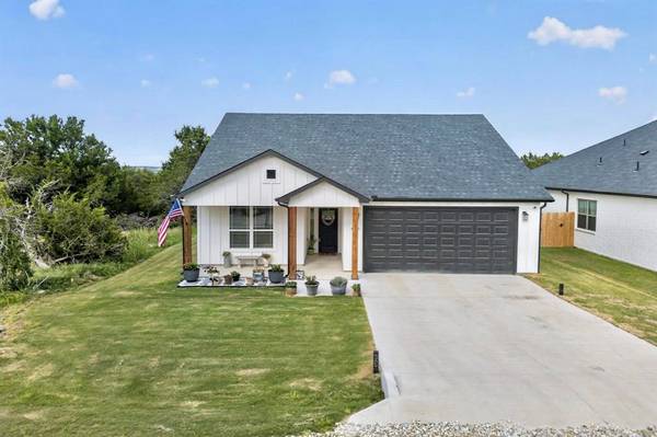 4605 Eagle Nest Court, Granbury, TX 76048