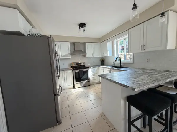 384 Keller DR, Midland, ON L4R 0A7