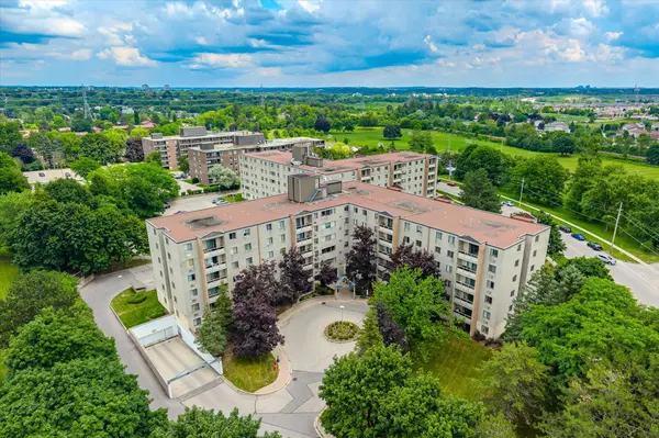 93 Westwood RD #405, Guelph, ON N1H 7J7