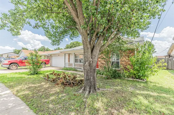 6504 Johnnie Street, Watauga, TX 76148