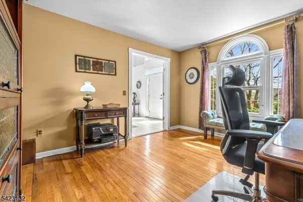 13 Wilson Way, Raritan Twp., NJ 08551