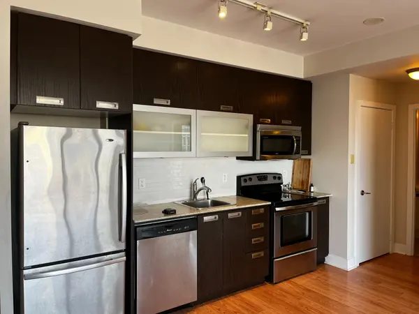 90 Stadium RD #607, Toronto C01, ON M5V 3W5