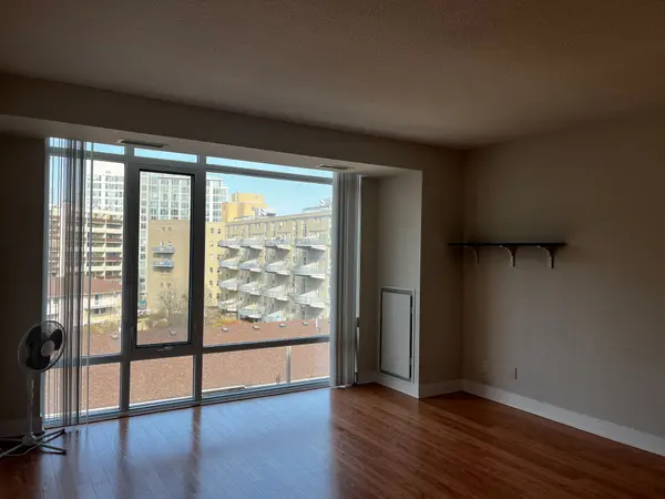 90 Stadium RD #607, Toronto C01, ON M5V 3W5
