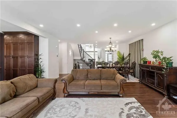546 PEERLESS ST, Barrhaven, ON K2J 6A7