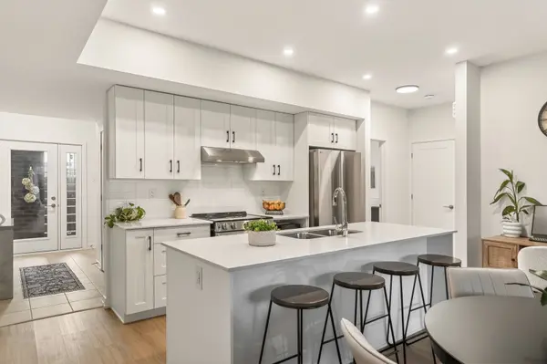 810 Roger Griffiths AVE #D, Kanata, ON K2S 3A9