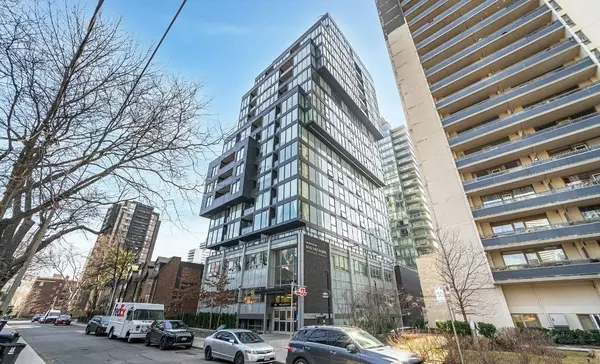 17 Dundonald ST #403, Toronto C08, ON M4Y 0E4