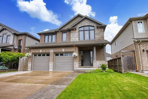 269 Cardinal CRES, Welland, ON L3C 0B1