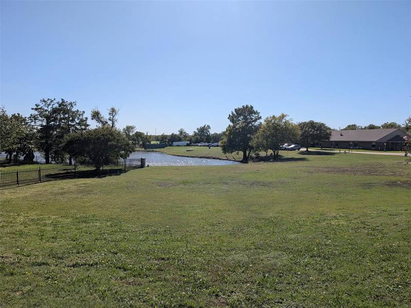 115 Meadowview Drive #4, Justin, TX 76247