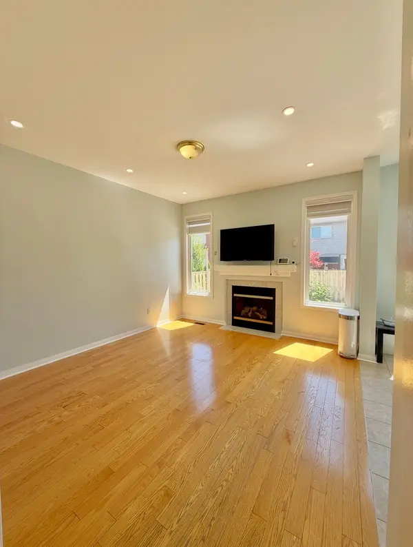 21 Sugarhill DR #Upper, Brampton, ON L7A 3L8