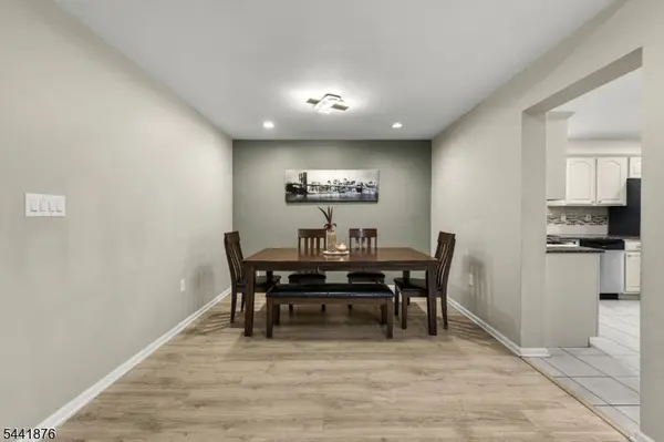 8 Henry Ct, Plainsboro Twp., NJ 08536