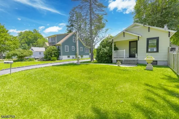 47 Lakeview Ter, Oakland Boro, NJ 07436