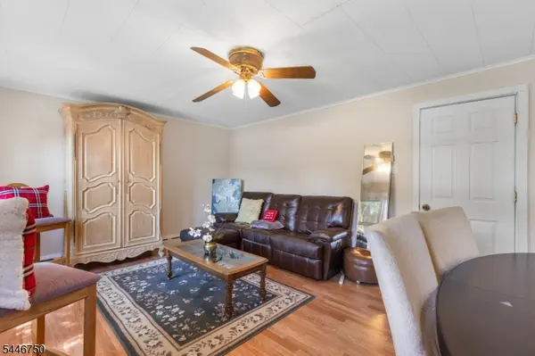 47 Lakeview Ter, Oakland Boro, NJ 07436