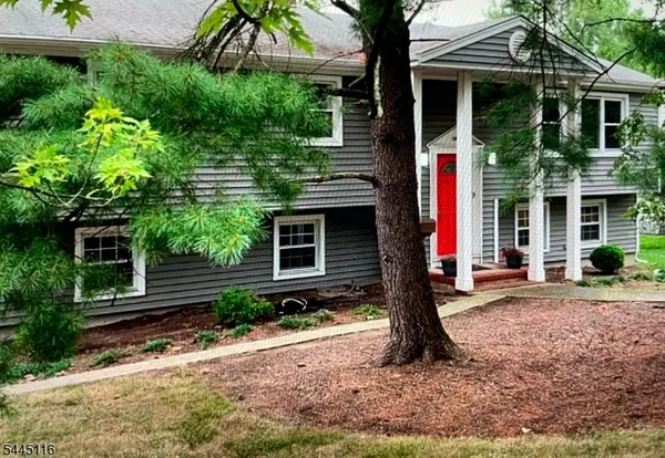 1 Tudor Ter, Livingston Twp., NJ 07039