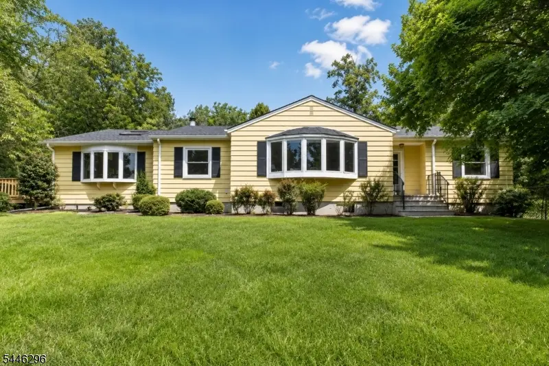5 Crestview Dr, Bernardsville Boro, NJ 07924