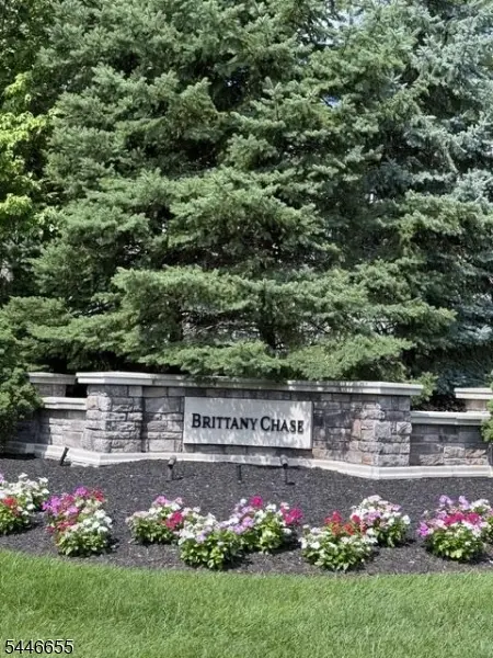 421 Brittany Dr #421, Wayne Twp., NJ 07470