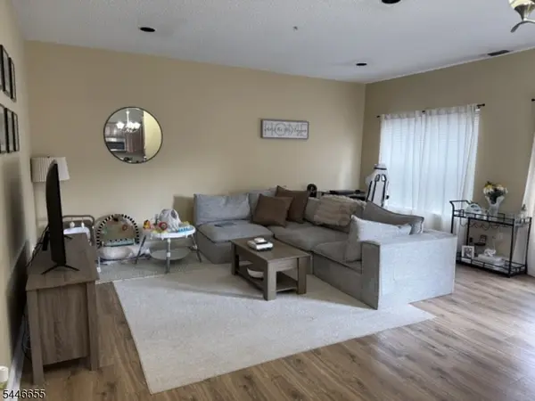 421 Brittany Dr #421, Wayne Twp., NJ 07470
