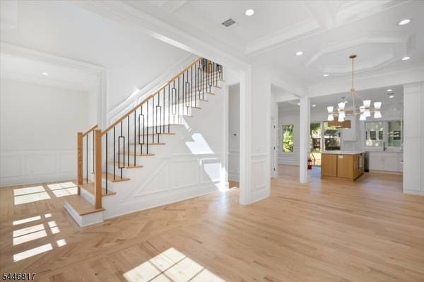 21 Maplewood Dr, Livingston Twp., NJ 07039