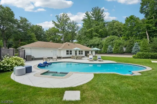 1625 Nottingham Way, Mountainside Boro, NJ 07092