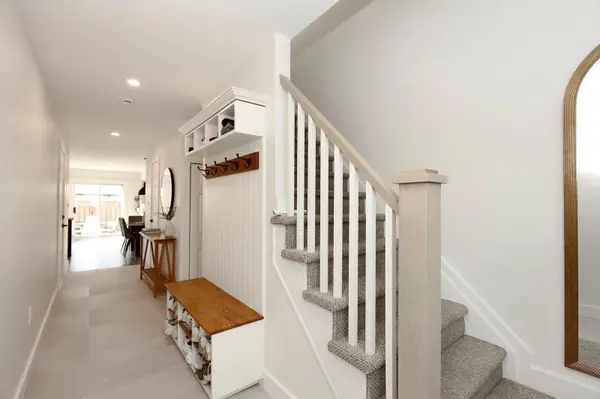 4434 Fairview ST, Burlington, ON L7L 6S7