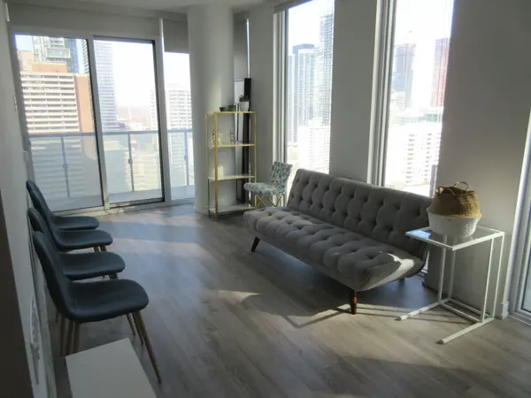 28 Wellesley ST E #2207, Toronto C08, ON M4Y 0C4