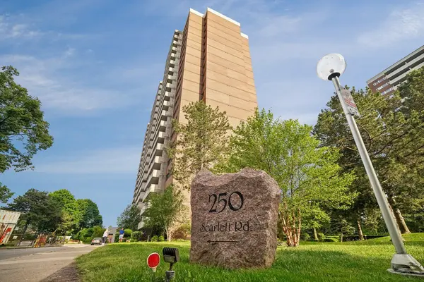 250 Scarlett RD #1307, Toronto W03, ON M6N 4X5