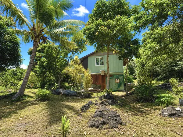 94-6319 MAUKA ST, Naalehu, HI 96772