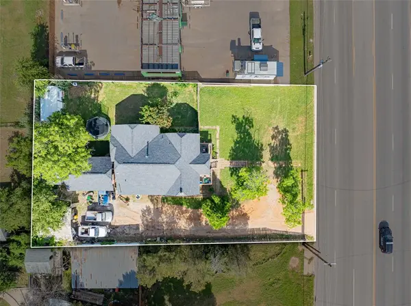 1404 W Walker Street, Breckenridge, TX 76424