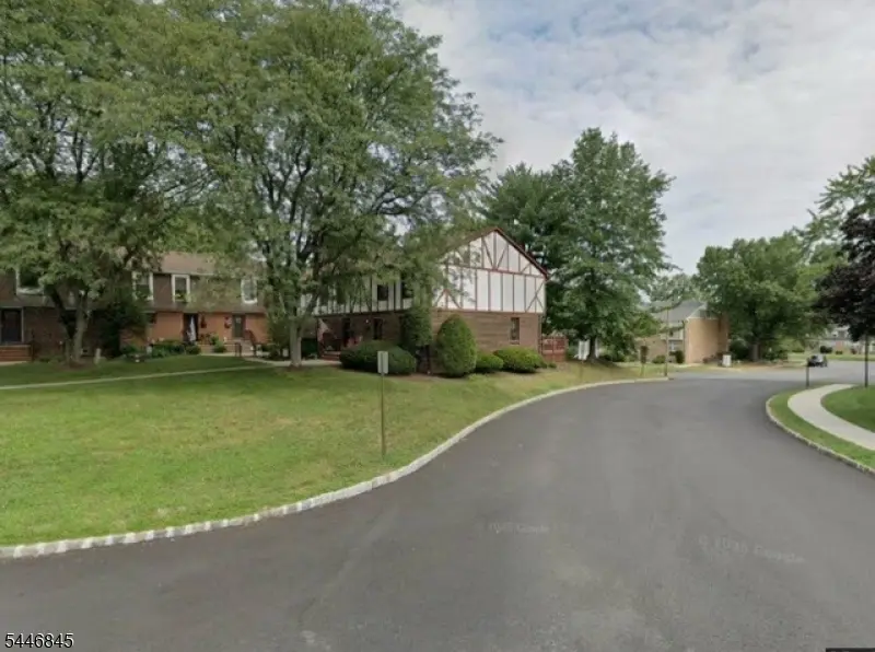 118 Devonshire Ct, Hillsborough Twp., NJ 08844