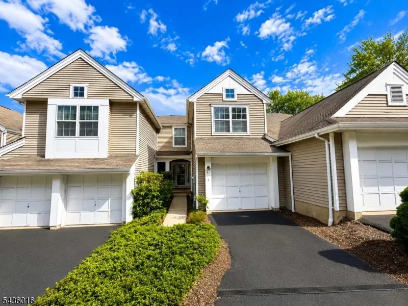 4 Woodmont Dr, Randolph Twp., NJ 07869
