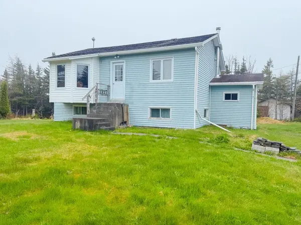 52 Hodgewater Line,  Makinsons,  NL A0A 2X0