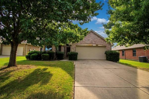 215 Wooded Creek Avenue, Wylie, TX 75098