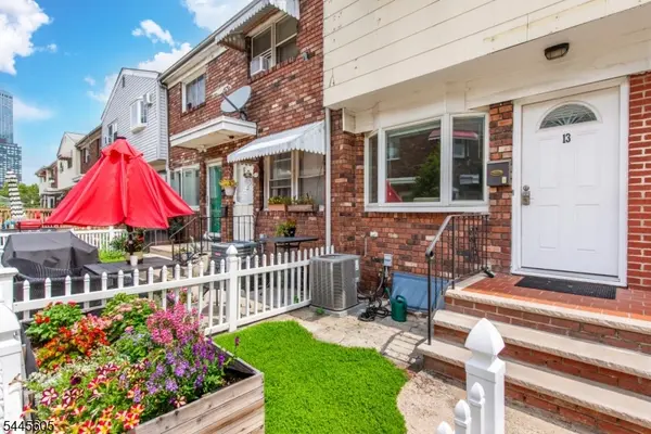 34 Waldo Ave #13, Jersey City, NJ 07306