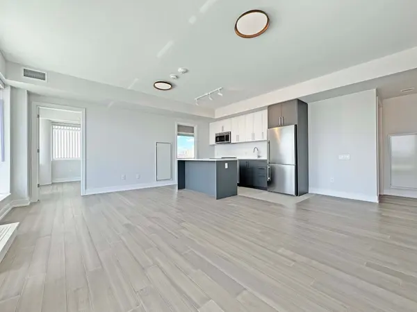 664 Spadina AVE #1001, Toronto C01, ON M5S 2H7