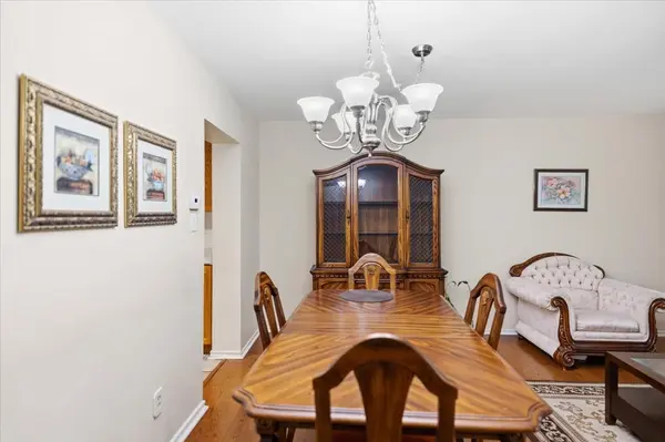 102 Red River CRES, Toronto E11, ON M1B 1Z6