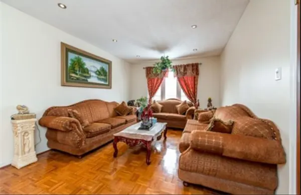 20 Goodall DR #Main & 2nd Flr, Toronto E11, ON M1B 5C9