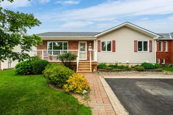 145 Elmwood DR, Gananoque, ON K7G 1P2