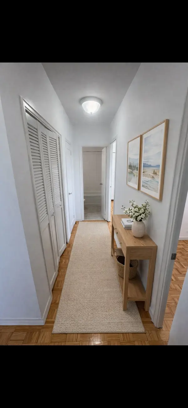 171 Erskine AVE #1202, Toronto C10, ON M4P 2L6