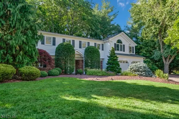 4 Halifax Dr, Marlboro Twp., NJ 07751