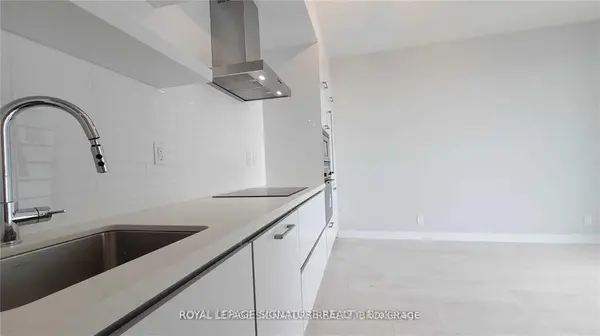2221 Yonge ST #5107, Toronto C10, ON M4S 2B4