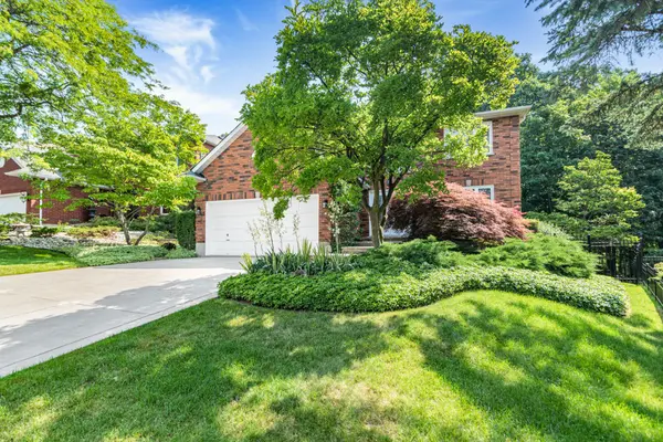 59 Renata CT, Hamilton, ON L9H 6X2