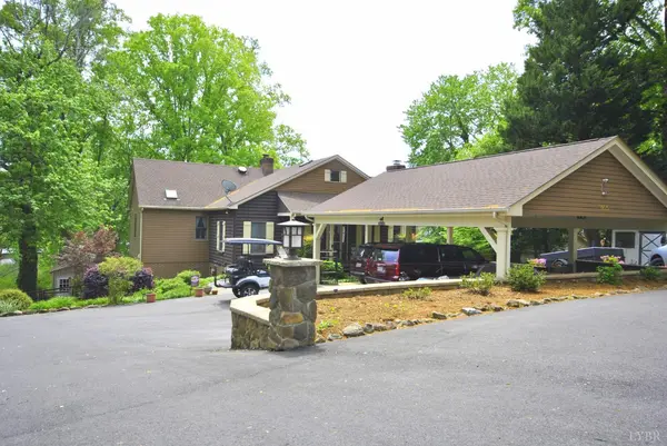 1090 Timberlake DR, Lynchburg, VA 24502