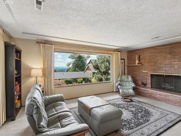 4422 SW WASHOUGA AVE, Portland, OR 97239